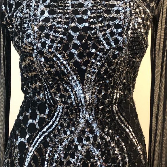 Dress - Picture 7 of 9